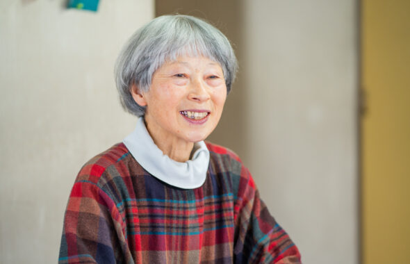 話をする女性