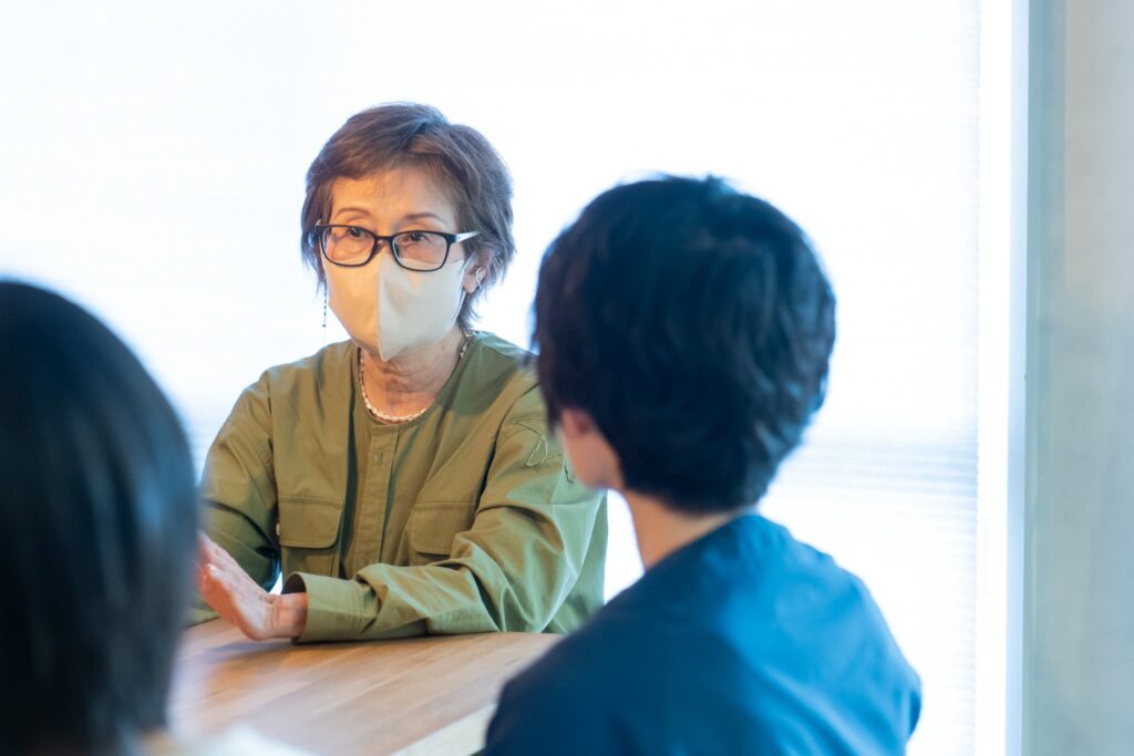 メガネをかけた女性