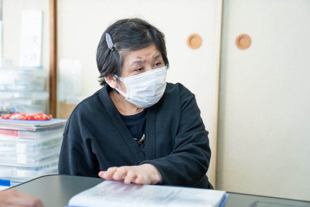 マスクをつけた女性